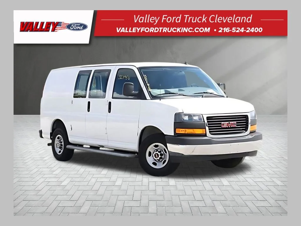 2023 GMC Savana 2500's photo