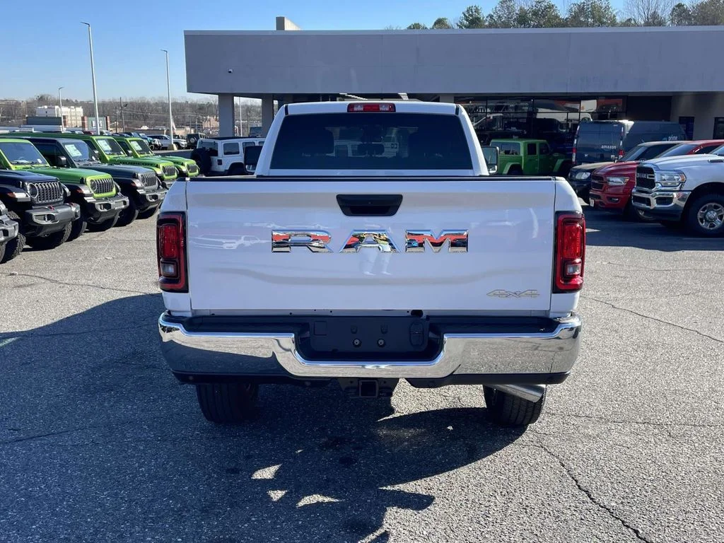 New 2026 Bright White Clear-Coat Exterior Paint RAM Tradesman image 7