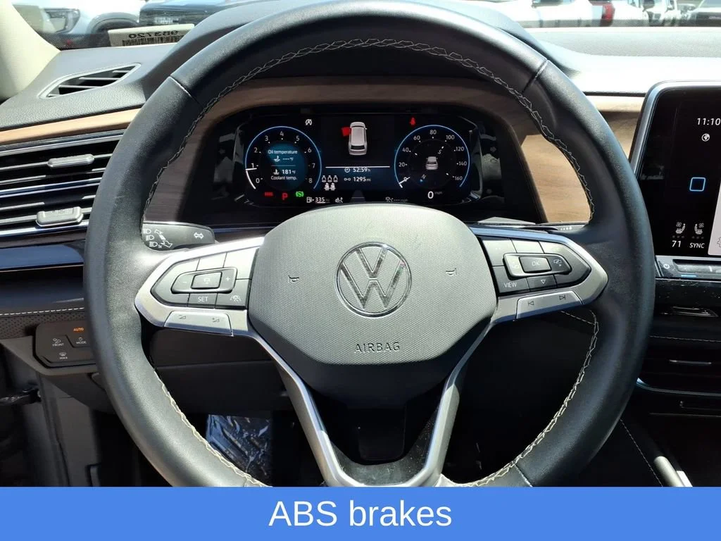 Certified Used 2024  Volkswagen 2.0T SE w/Technology image 10