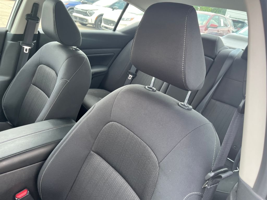 Used 2023 White Nissan 2.5 SV image 12