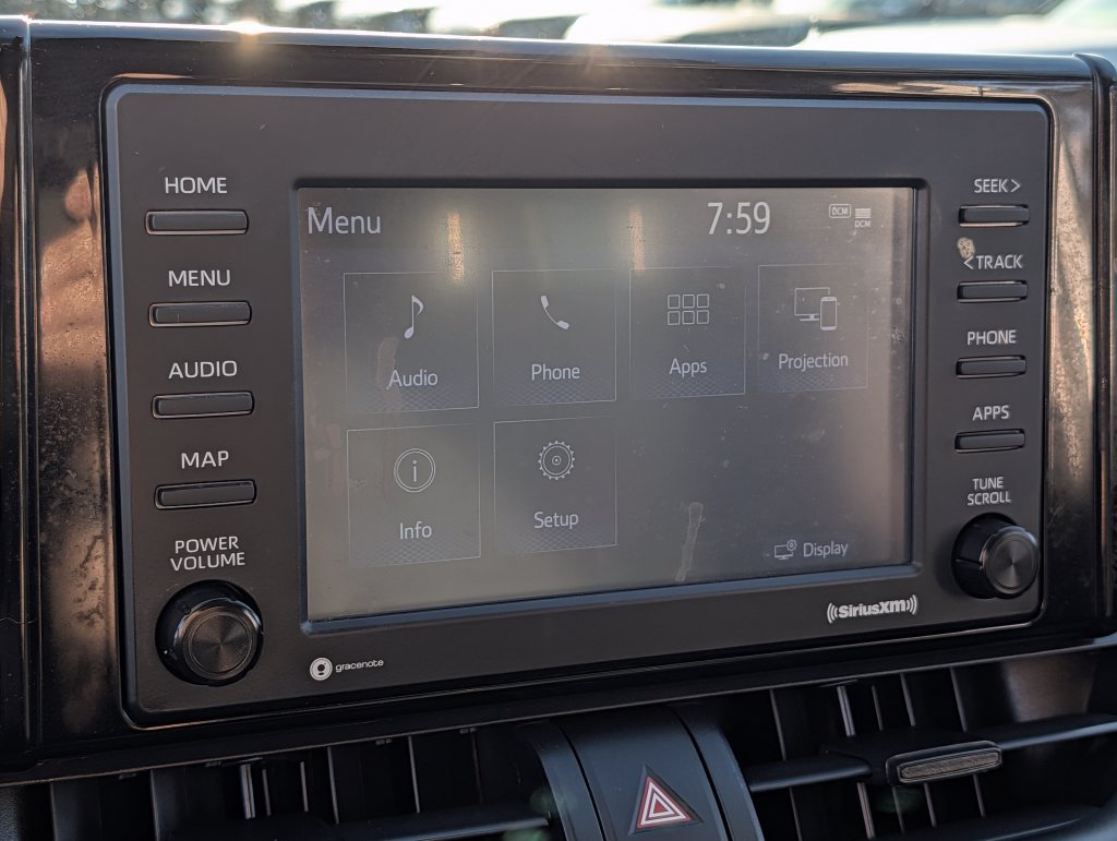 2021 Toyota RAV4 LE - Photo 21