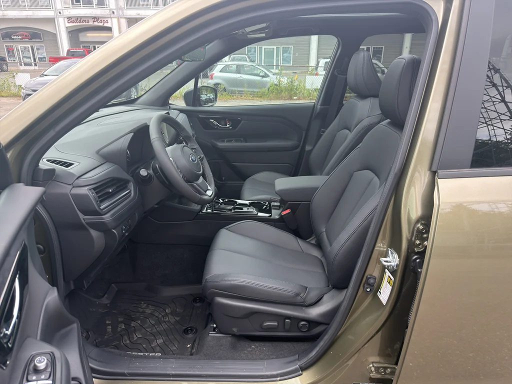 New 2026 AUTUMN GREEN METALLIC Subaru Limited image 10