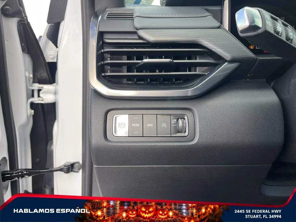 New 2026 Summit White GMC AT4 image 25
