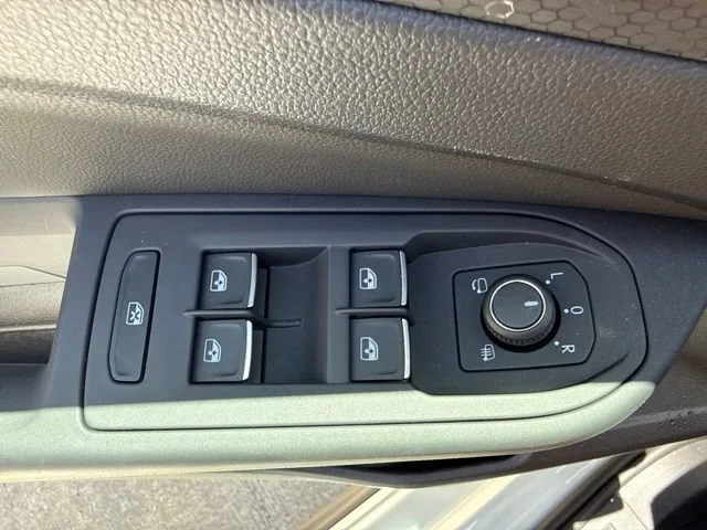 Used 2024 Opal White Volkswagen SE image 14
