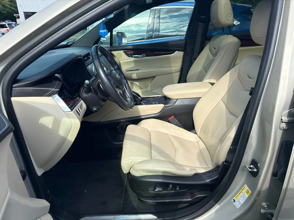 Used 2017 Silver Cadillac Premium Luxury image 5