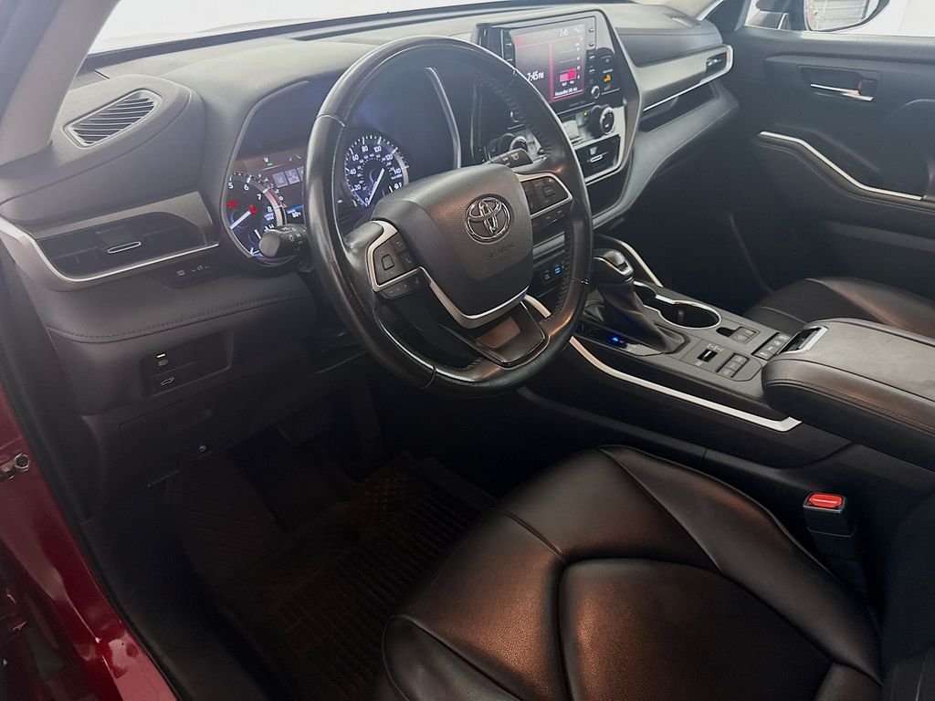 Used 2022 Ruby Flare Pearl Toyota XLE image 10