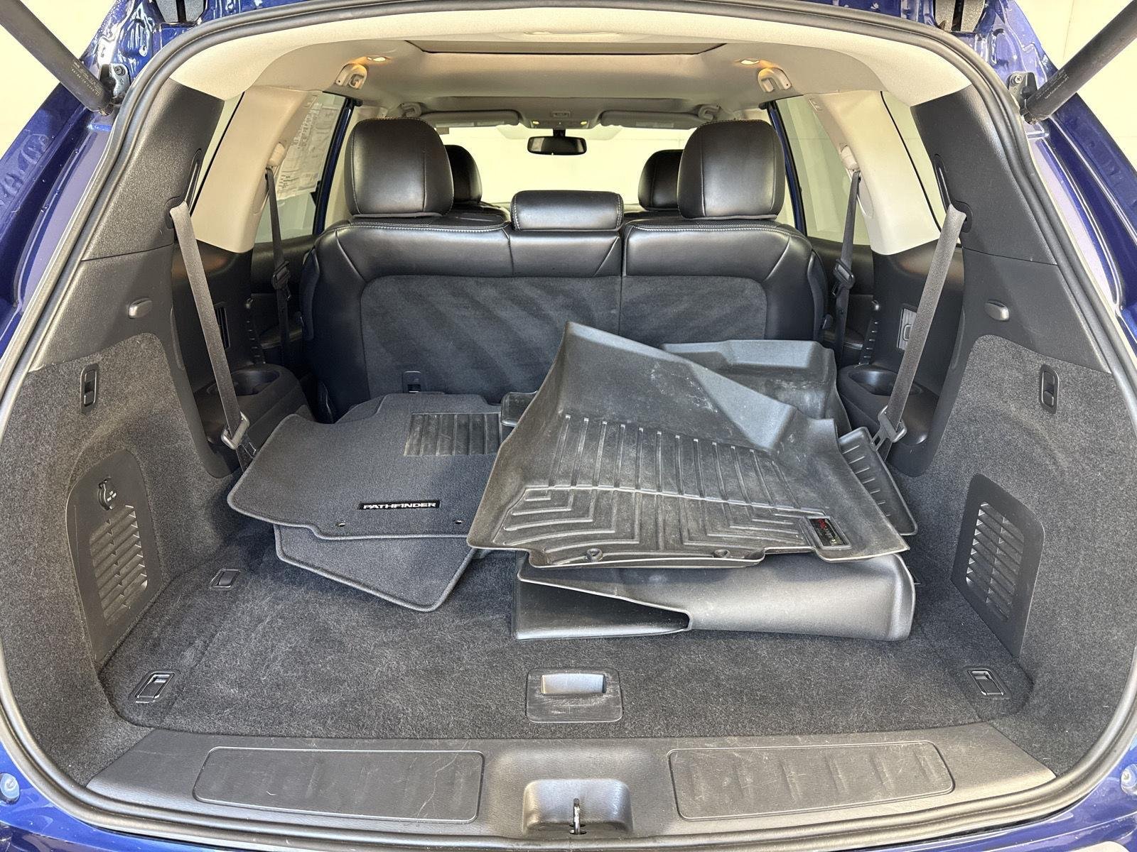 Used 2019 Caspian Blue Metallic Nissan Platinum image 7
