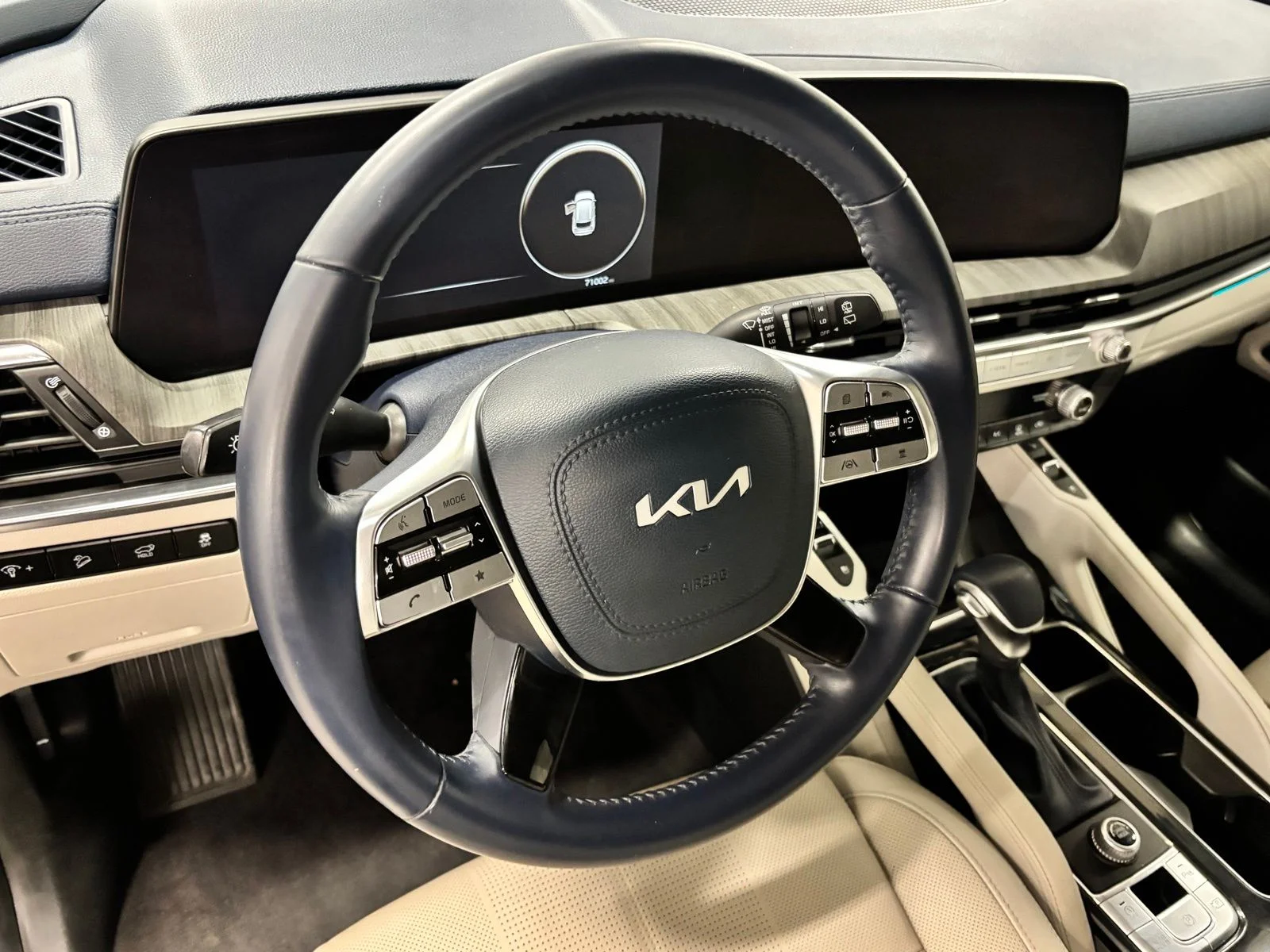 Used 2023 Silver Kia SX image 16
