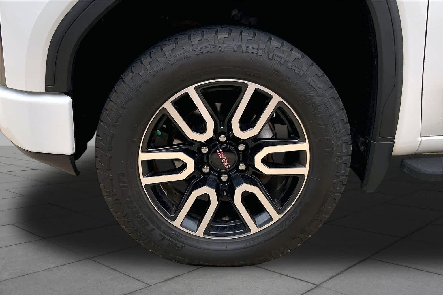Used 2021 Summit White GMC AT4 image 21
