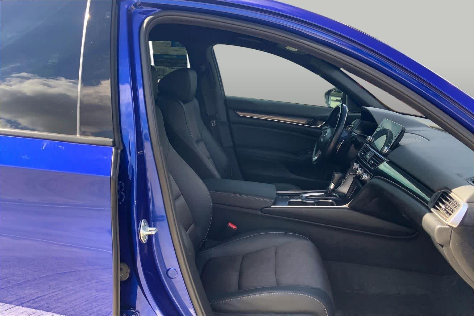 Used 2021 Still Night Pearl Honda Sport image 9