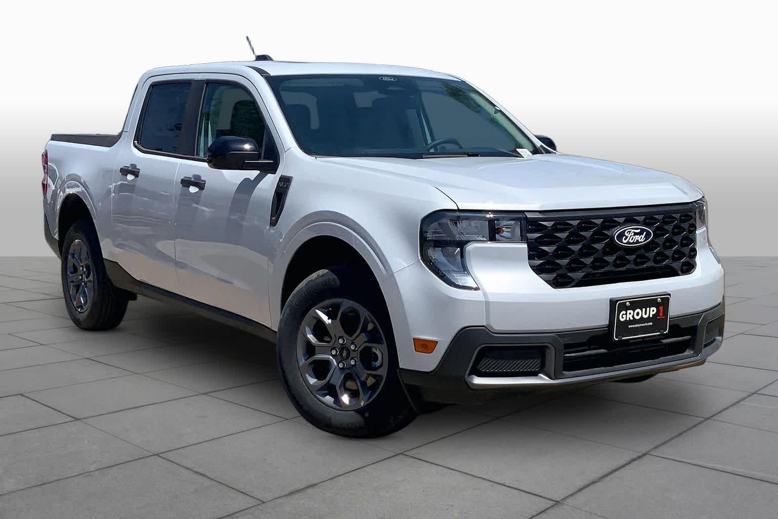 New 2026 Space White Metallic Ford XLT image 2