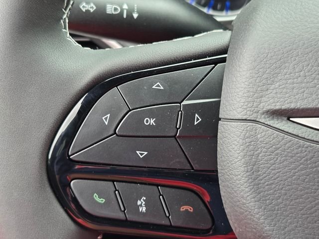 New 2027 Diamond Black Crystal Pearl-Coat Exterior Paint Chrysler Limited image 24