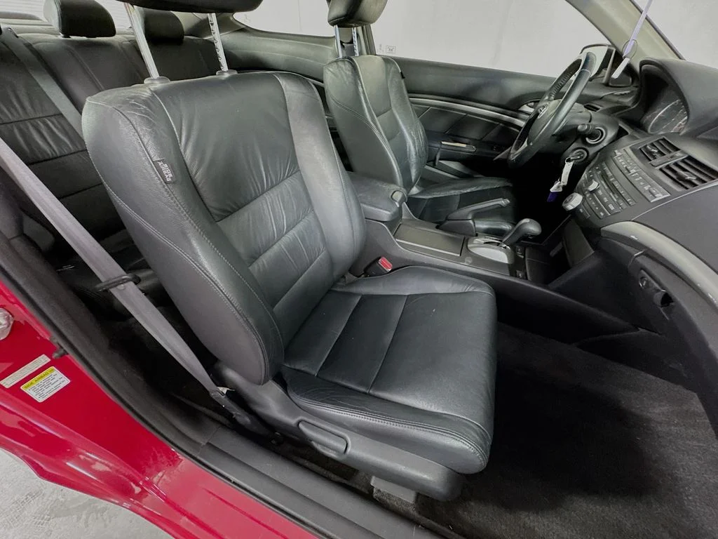 Used 2010 Red Honda EX-L image 32