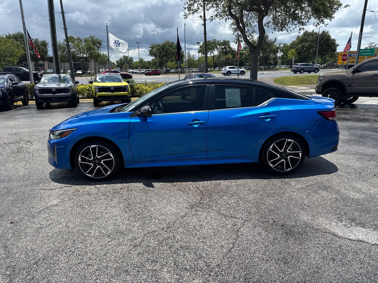 Used 2025 Electric Blue Metallic Nissan SR image 18