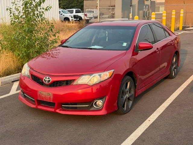 Used 2014 Barcelona Red Metallic Toyota SE Sport image 10