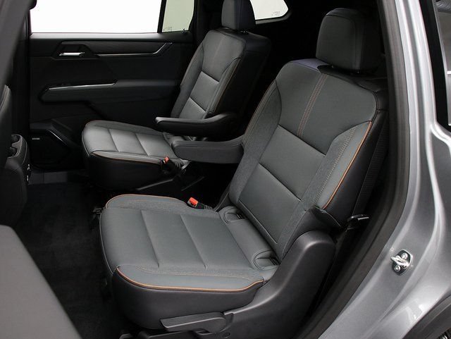2026 GMC Acadia AT4 - Photo 11