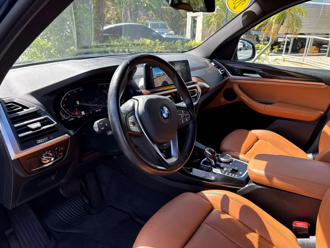 Used 2023  BMW xDrive30i image 11