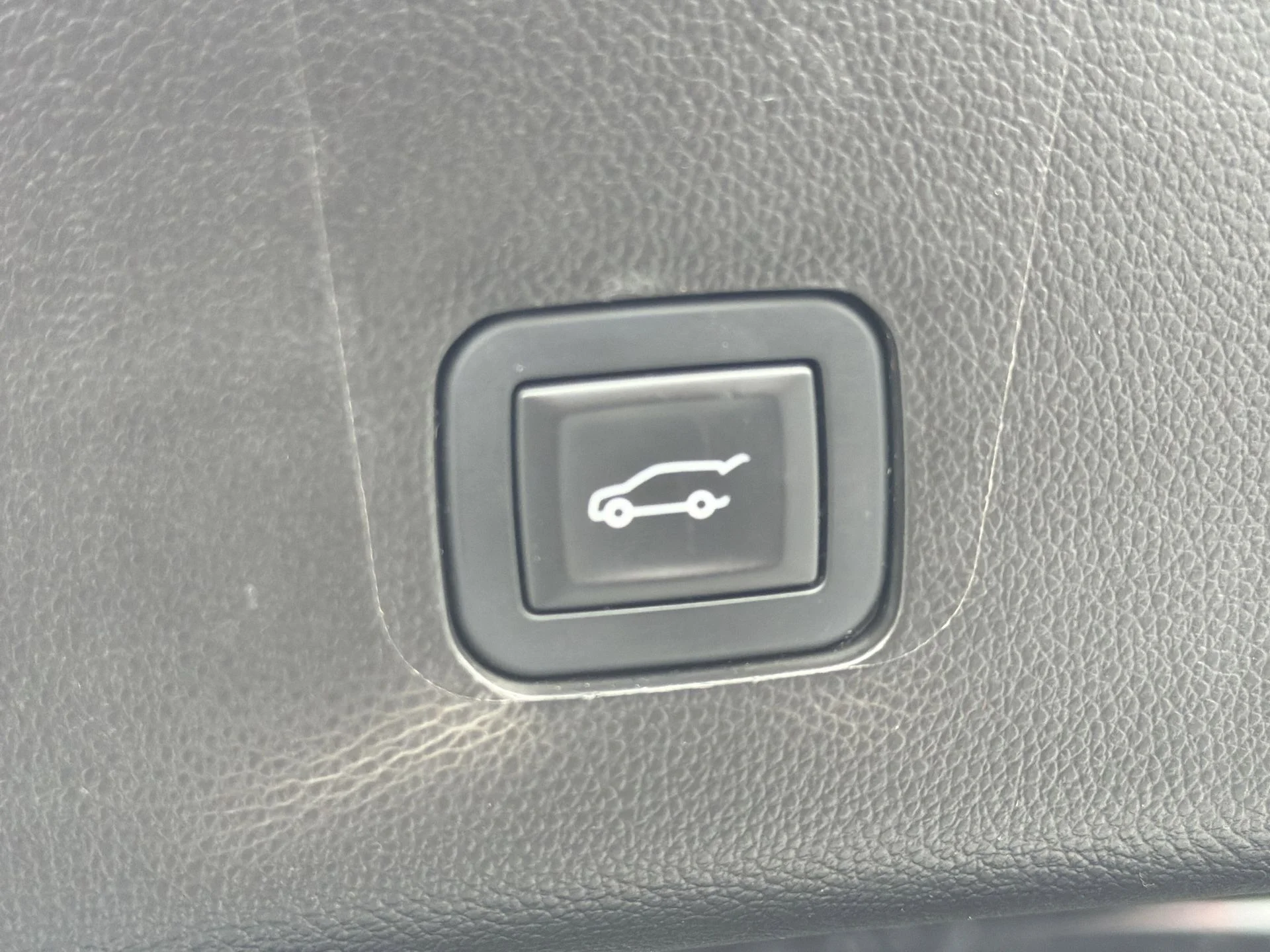 Certified Used 2019 Silver Ice Metallic Chevrolet 3LT image 28