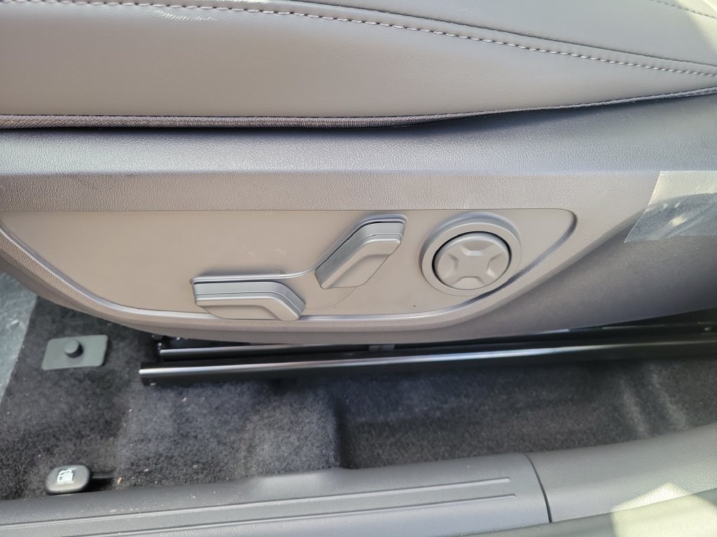 New 2027 Interstellar Gray Kia EX image 24