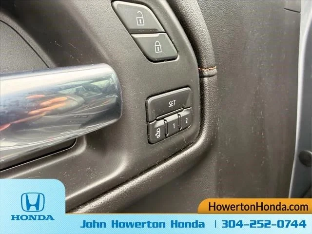 Used 2020 Gray GMC AT4 image 18