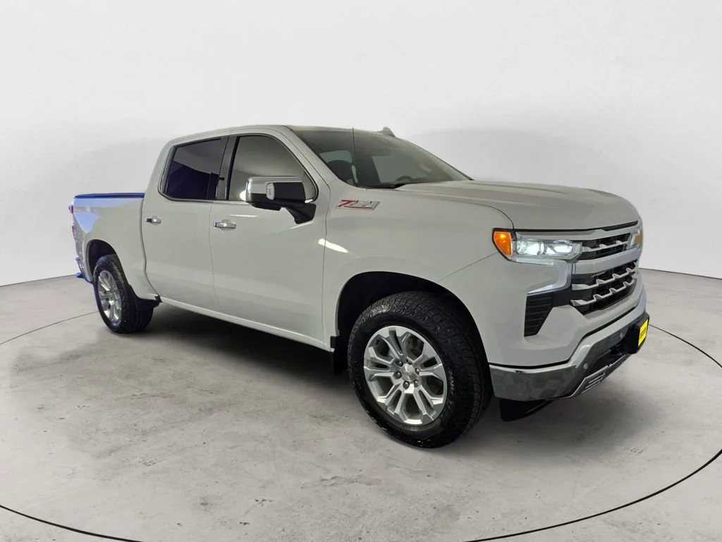Used 2024 Summit White Chevrolet LTZ image 7