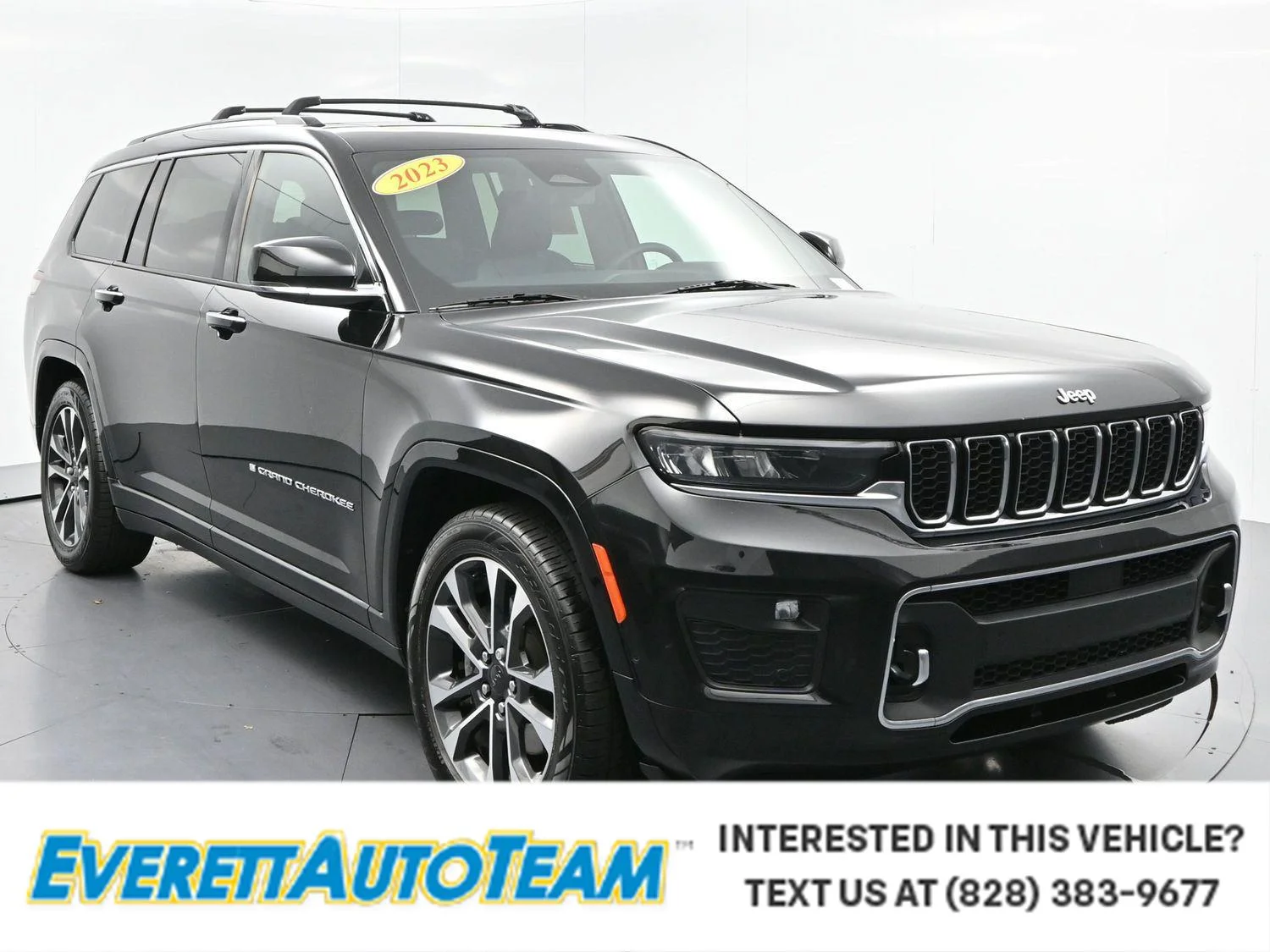 Used 2023 Diamond Black Crystal Pearlcoat Jeep Overland image 1