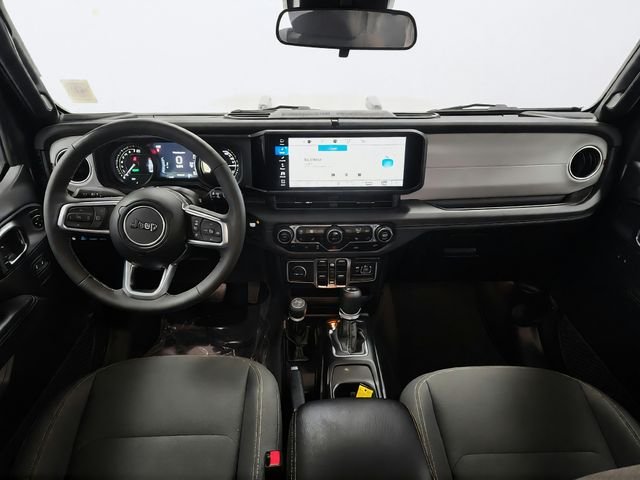 Used 2025 Gray Jeep Sahara 4xe image 17