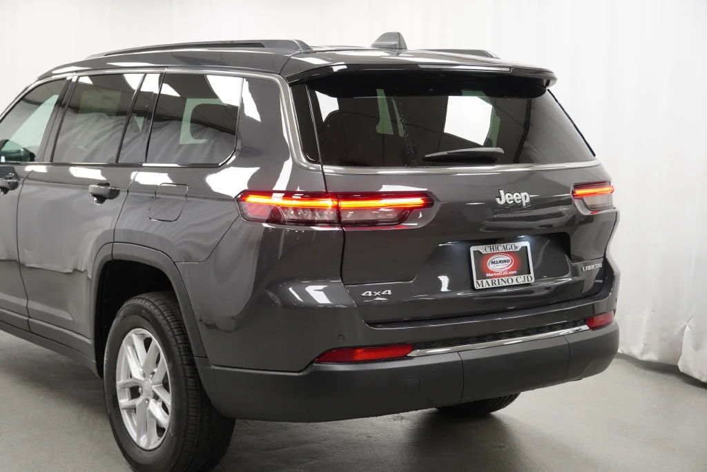 New 2026 Baltic Gray Metallic Clear-Coat Exterior Paint Jeep Laredo X image 15