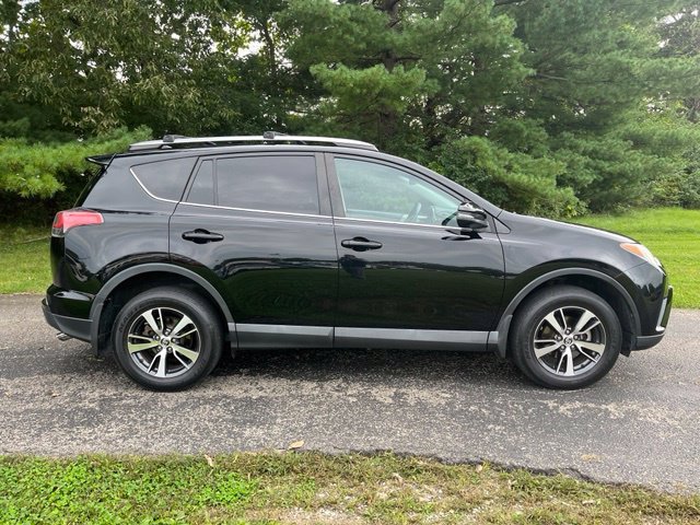 Used 2018 Black Toyota XLE image 2