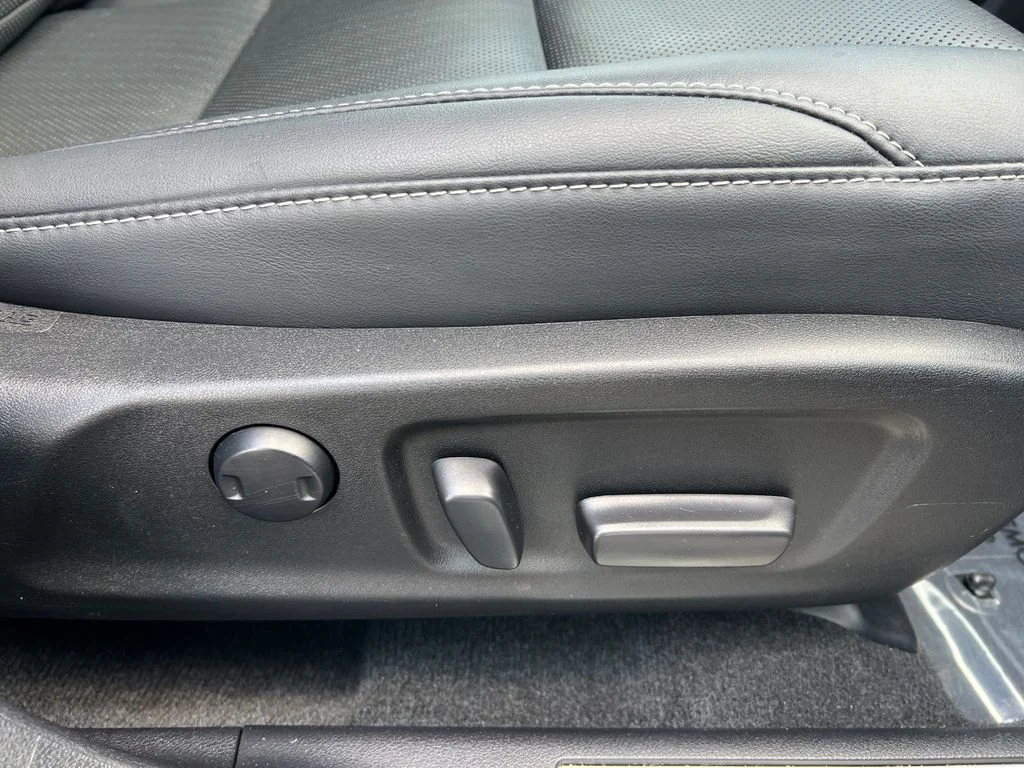 Used 2020 Silver Lexus 350 image 14