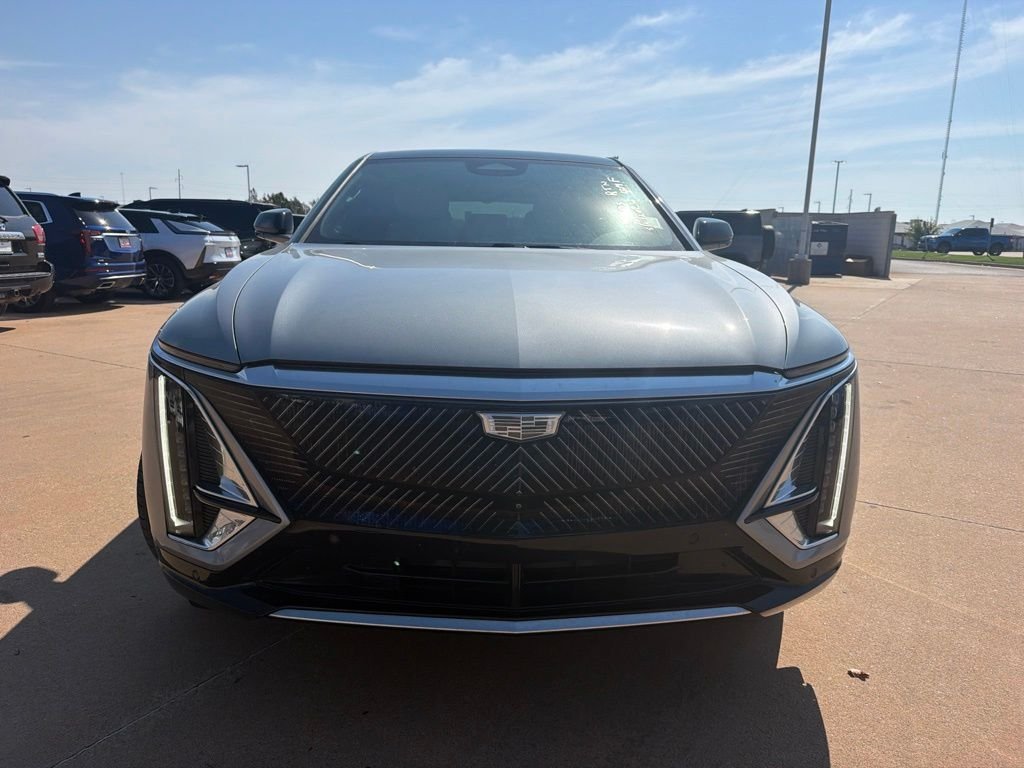 Used 2024 Silver Cadillac Luxury image 5