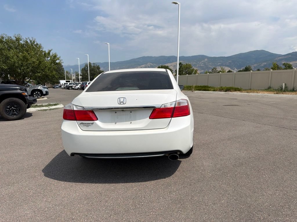 Used 2015  Honda LX image 5