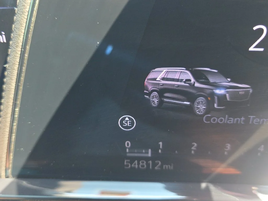 Used 2022 CRYSTAL WHITE TRICOAT Cadillac Premium Luxury image 22