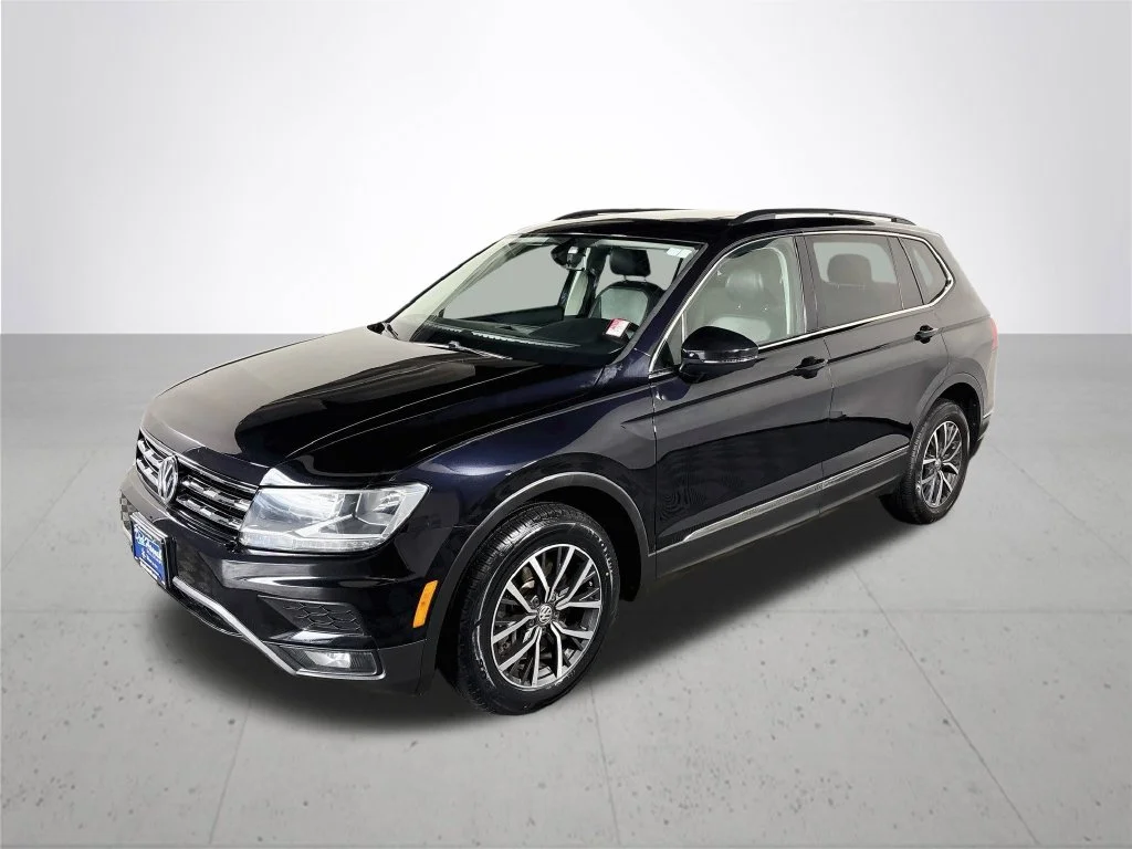 Used 2018 Black Volkswagen 2.0T SE image 2