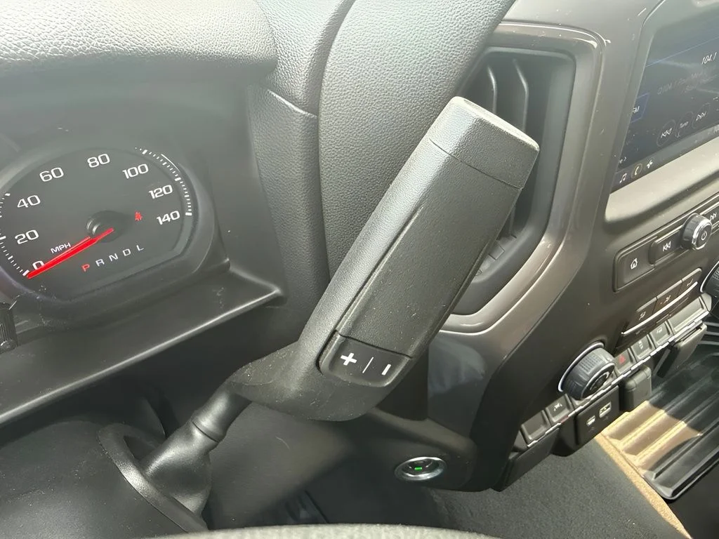 Used 2023 White Chevrolet Custom image 16