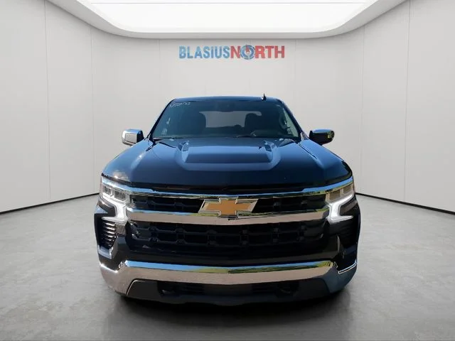 Used 2022 Black Chevrolet LT image 3