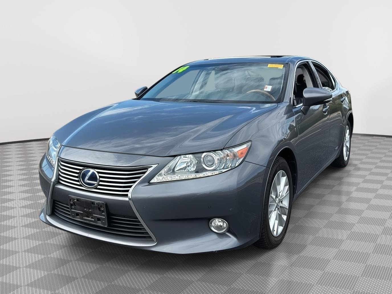 Used 2014 Nebula Gray Pearl Lexus Hybrid image 11