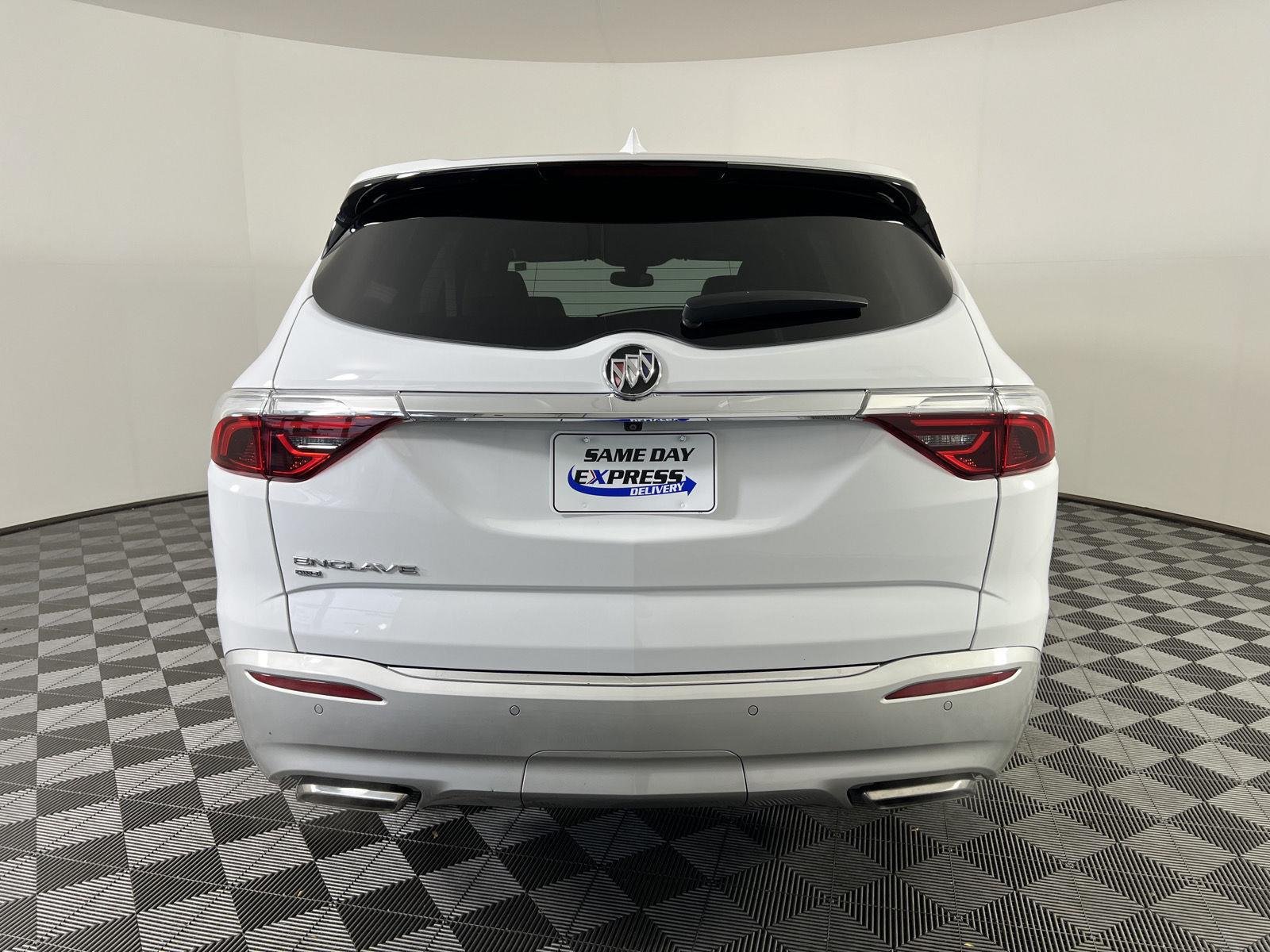Used 2024 Summit White Buick Essence image 25