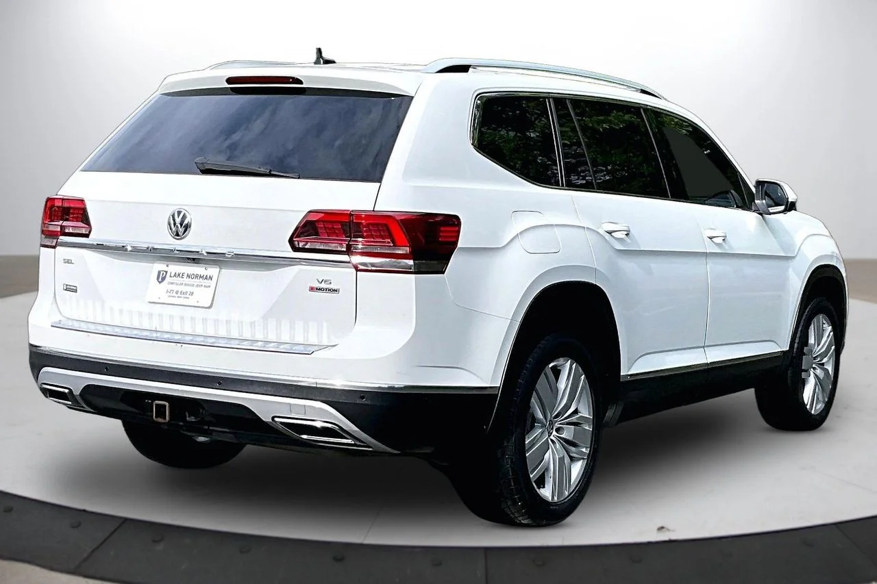 Certified Used 2019 White Volkswagen SEL Premium image 9