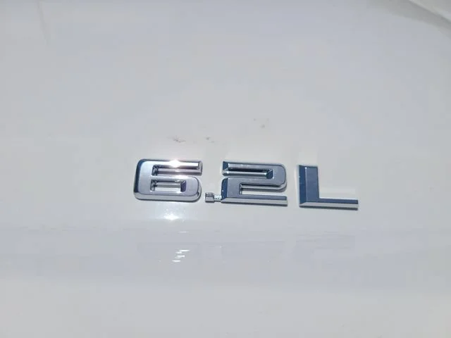 New 2026 Summit White Chevrolet RST image 31