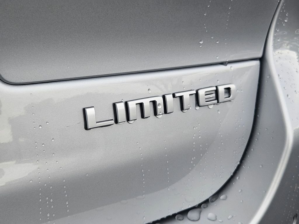 New 2025 Silver Zynith Exterior Paint Jeep Limited image 34