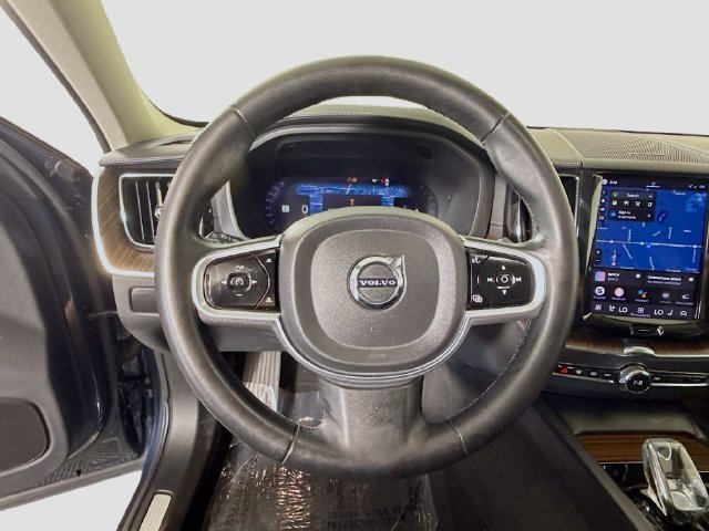 Used 2023 Denim Blue Metallic Volvo Ultimate Bright Theme image 9