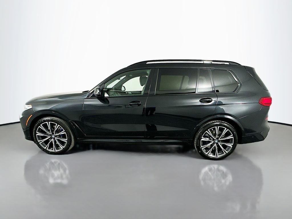 Used 2022 Black Sapphire Metallic BMW M50i image 8