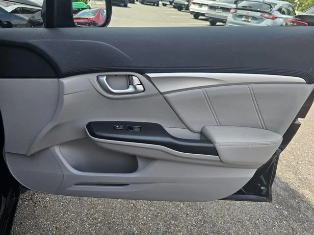 Used 2013  Honda Hybrid image 12