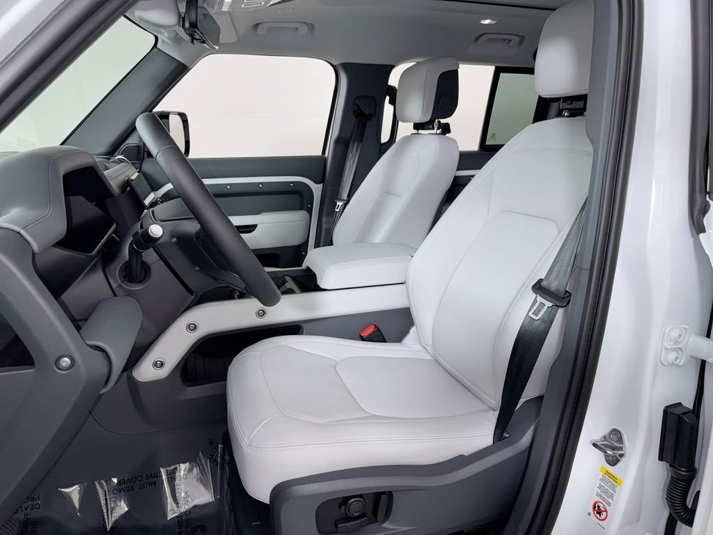 2026 Land Rover Defender X-Dynamic SE - Photo 11