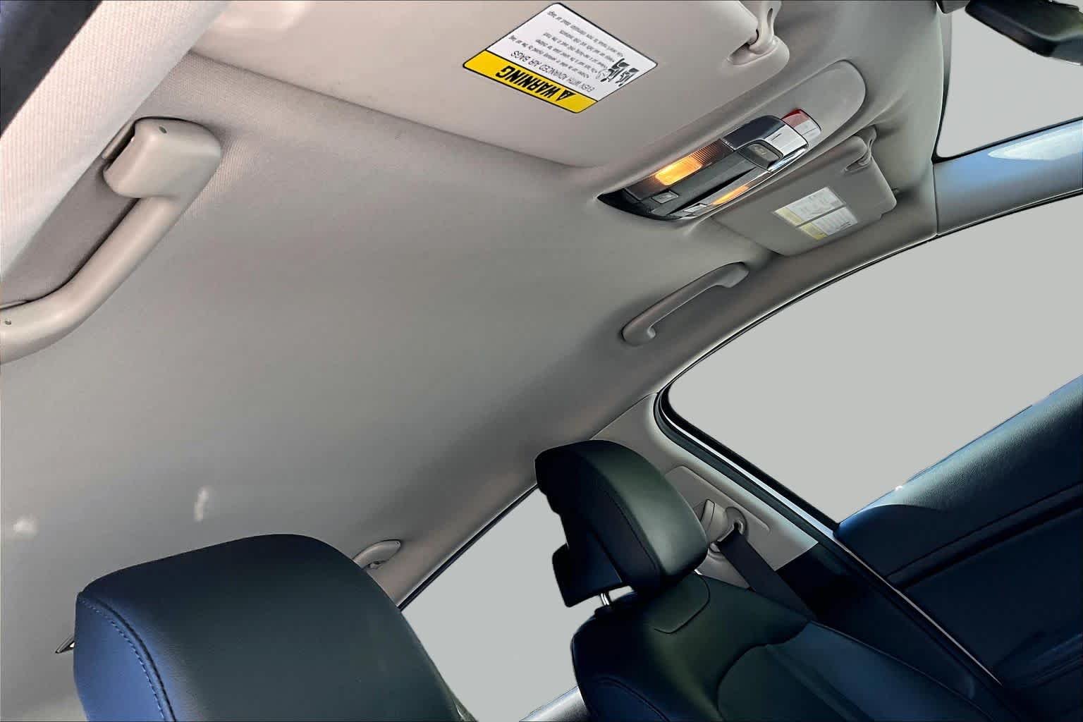 Used 2023 Glacial White Pearl Kia EX image 13