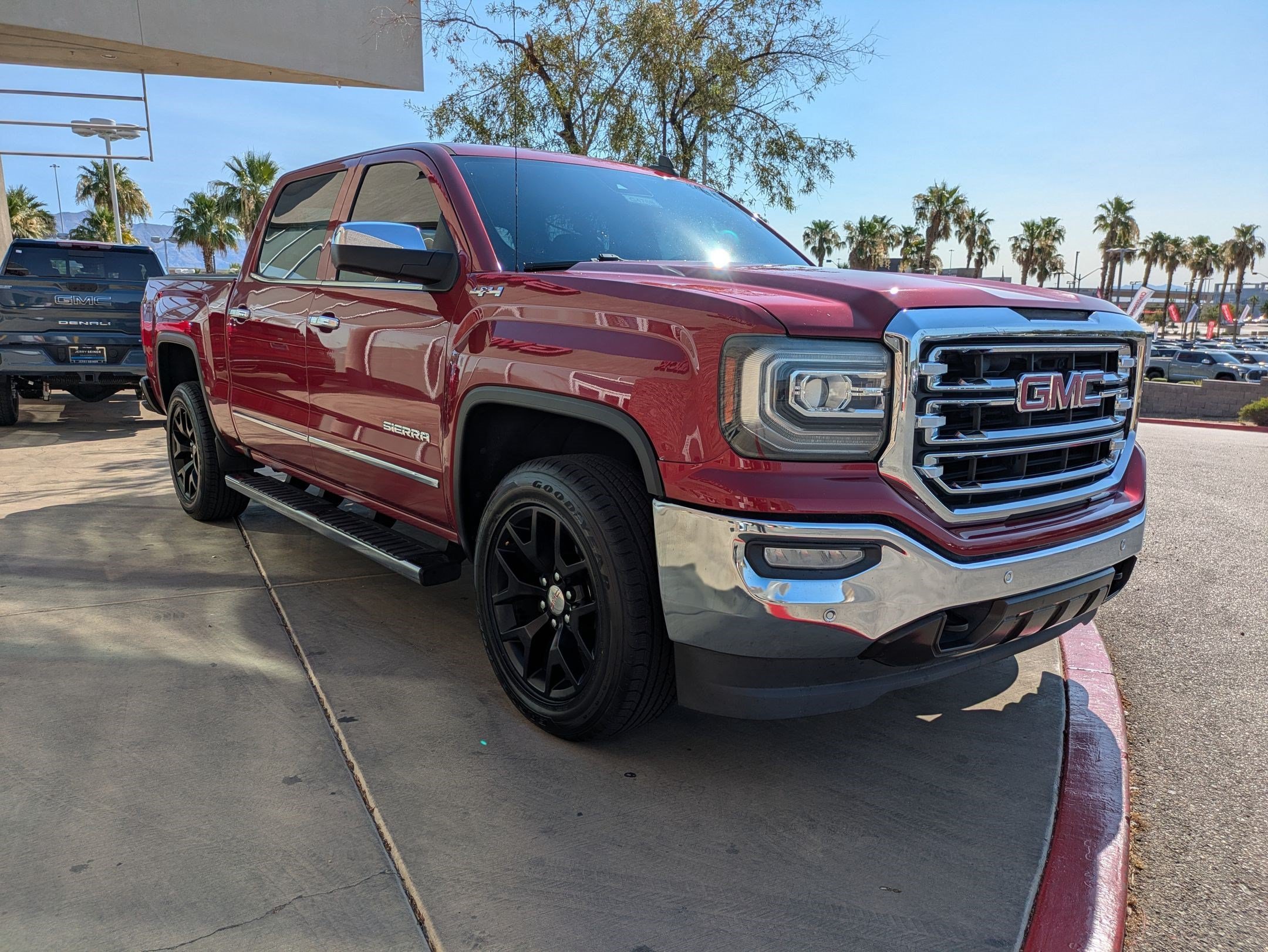 Used 2018 Red Quartz Tintcoat GMC SLT image 8