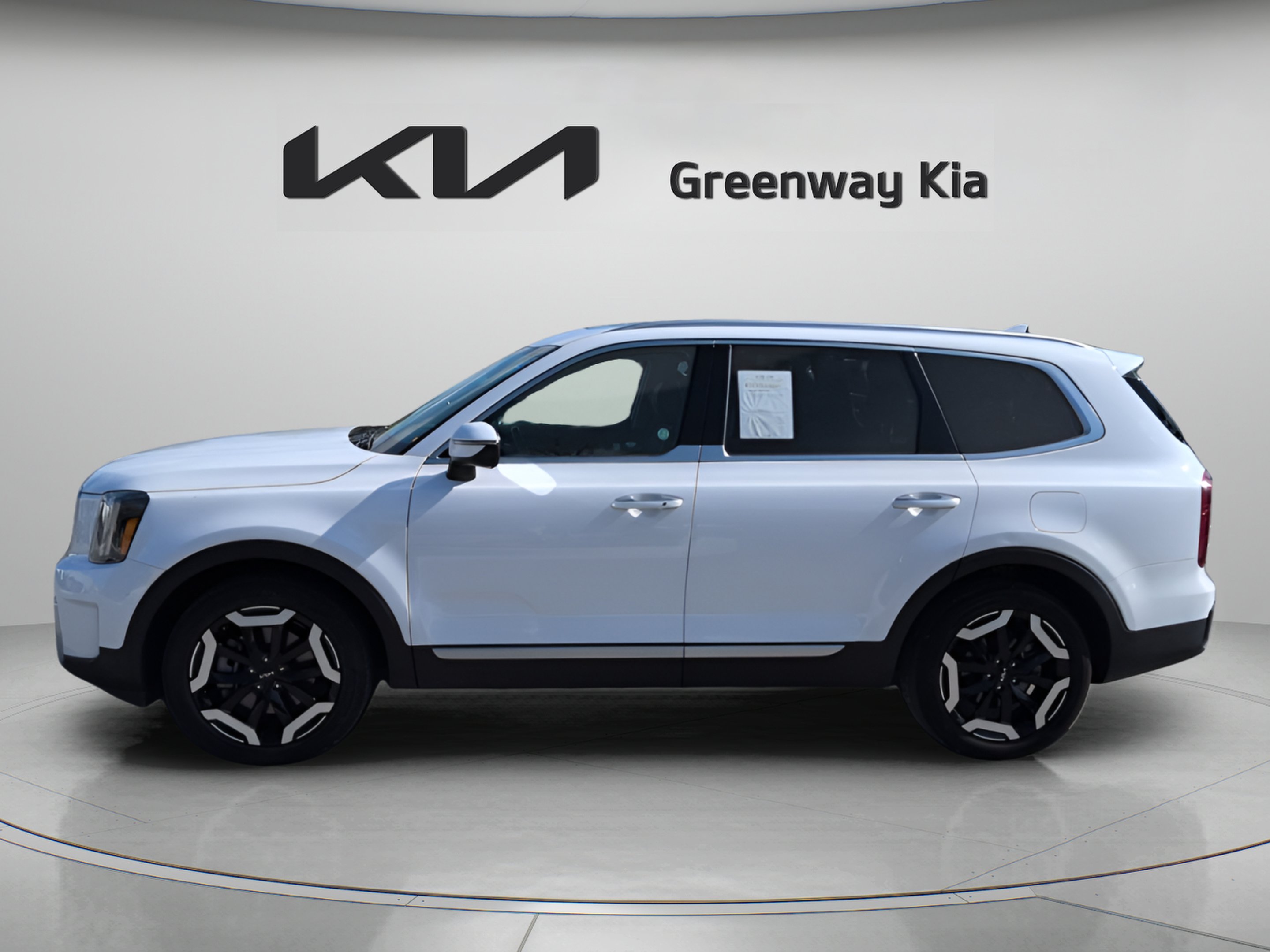 Certified Used 2025 Glacial White Pearl Kia S image 5