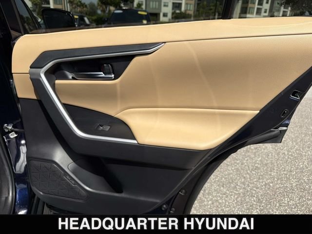 Used 2022 Blue Toyota XLE Premium image 17