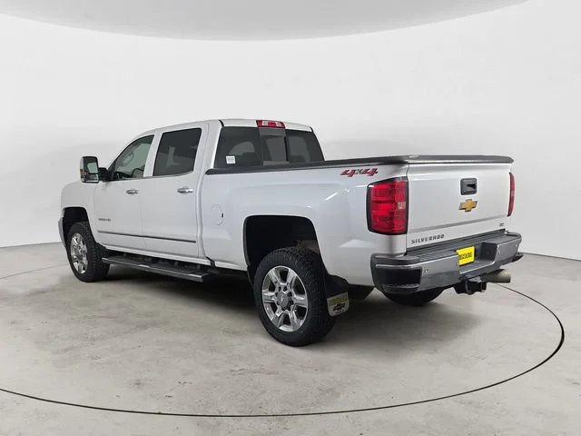 Used 2019 IRIDESCENT PEARL TRICOAT Chevrolet LTZ image 3